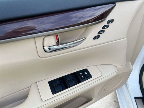 Used 2014 Lexus ES 350 image 11