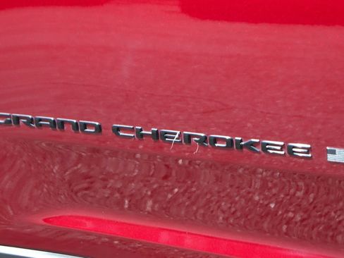 Used 2024 Jeep Grand Cherokee Altitude RWD image 47
