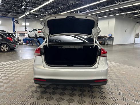 Used 2017 Kia Forte LX w/ LX Popular Package FWD image 9