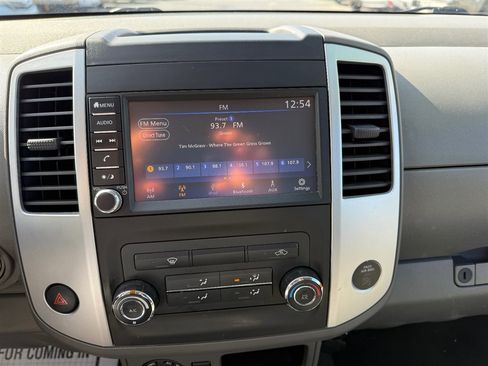 Used 2019 Nissan Frontier SV image 18