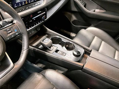 Used 2021 Nissan Rogue SL w/ Premium Package image 15