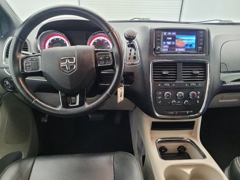 Used 2018 Dodge Grand Caravan SXT FWD image 22