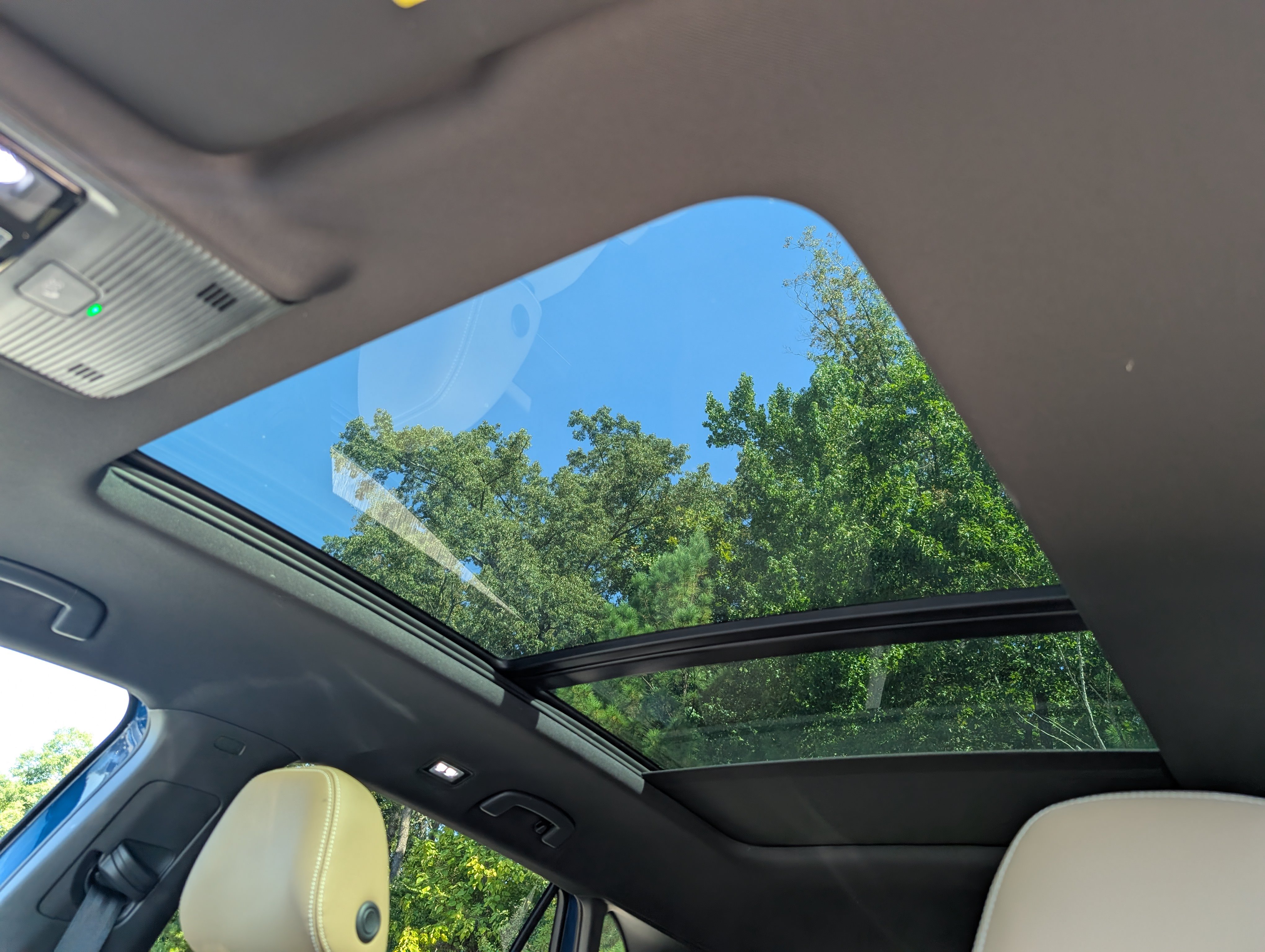Used 2026 Volkswagen Atlas Cross Sport SE w/ Panoramic Sunroof Package AWD/4WD image 15
