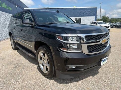 Used 2018 Chevrolet Suburban LT AWD/4WD image 7