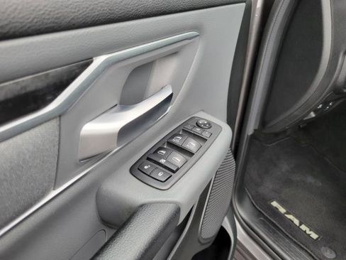 Used 2020 RAM 1500 Big Horn AWD/4WD image 7