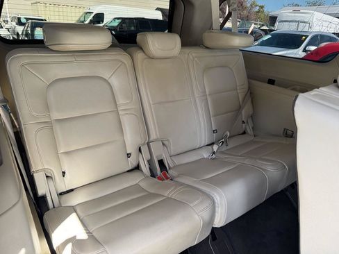 Used 2018 Lincoln Navigator L Select w/ Technology Package AWD/4WD image 33