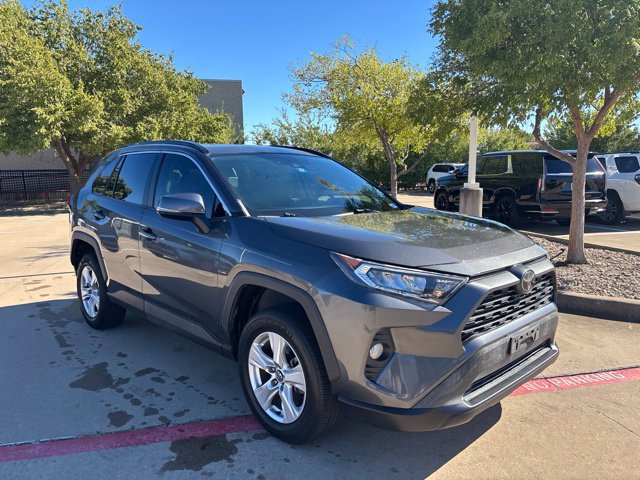 Used 2020 Toyota RAV4 XLE w/ Convenience Package AWD/4WD image 3