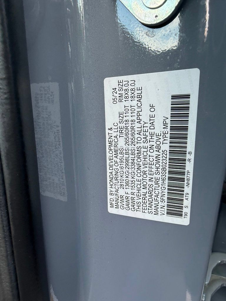 Used 2025 Honda Pilot TrailSport image 12