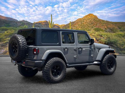 Used 2021 Jeep Wrangler Unlimited Sahara AWD/4WD image 4