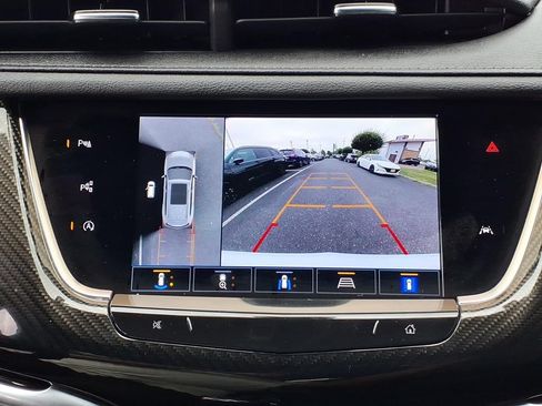 Used 2024 Cadillac XT6 Sport w/ Technology Package AWD/4WD image 11