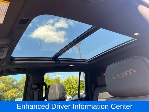 Used 2024 Chevrolet Suburban High Country AWD/4WD image 27