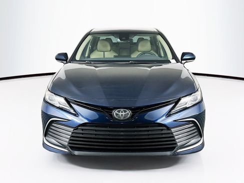 Used 2021 Toyota Camry LE w/ Convenience Package FWD image 2