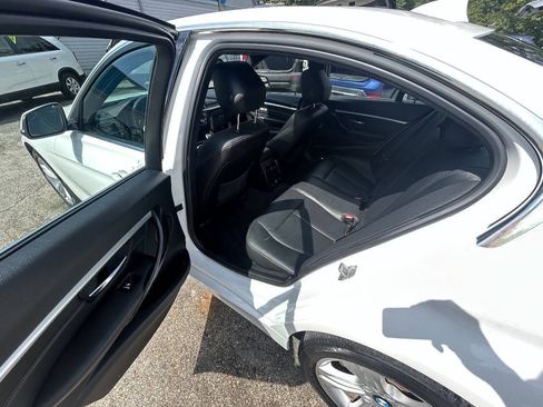 Used 2017 BMW 330i xDrive Sedan AWD/4WD image 7