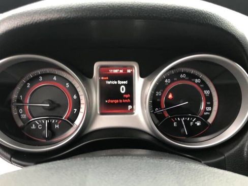 Used 2015 Dodge Journey SXT w/ Flexible Seating Group image 4