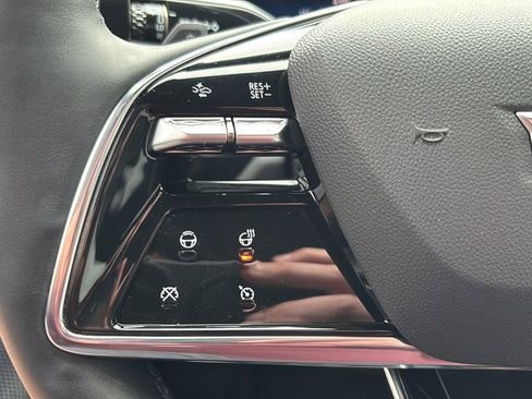 Used 2024 Cadillac Lyriq Luxury RWD image 21