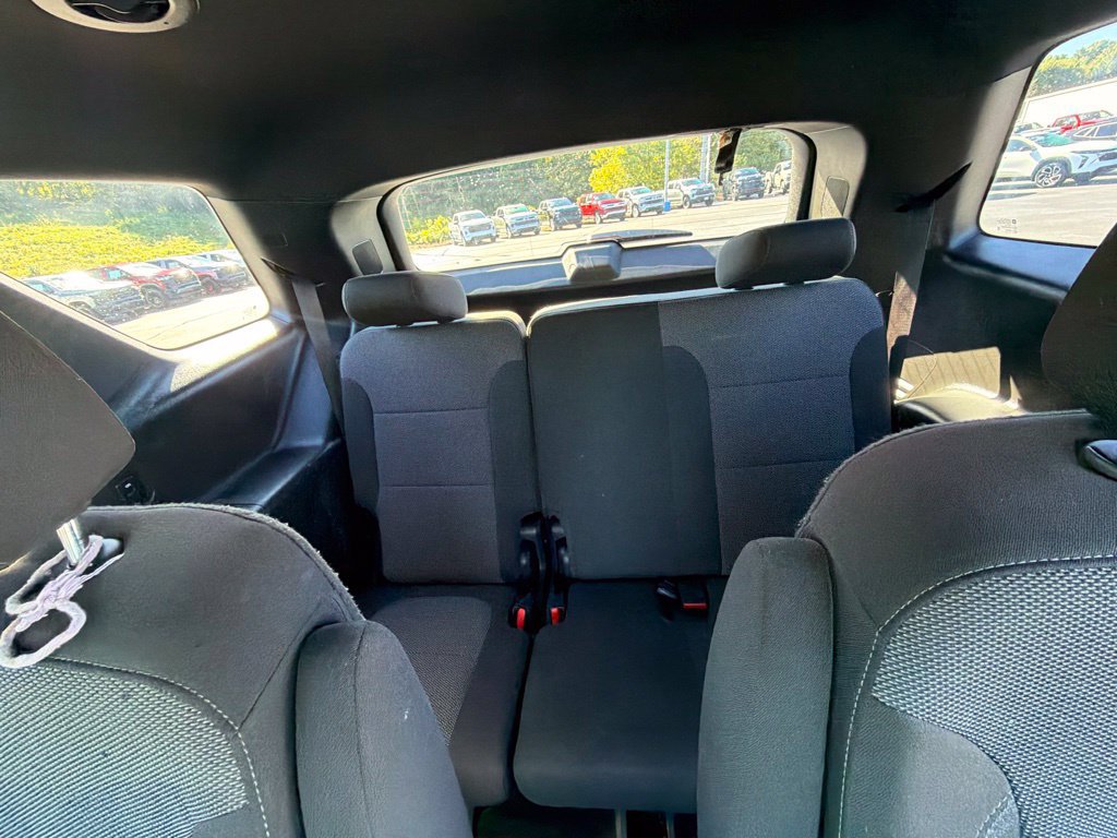 Used 2023 Chevrolet Traverse LT w/ LPO, Floor Liner Package AWD/4WD image 32
