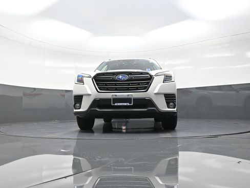 Used 2023 Subaru Forester Premium image 10