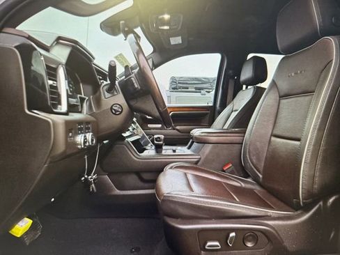 Used 2022 GMC Sierra 1500 Denali w/ Denali Reserve Package image 9