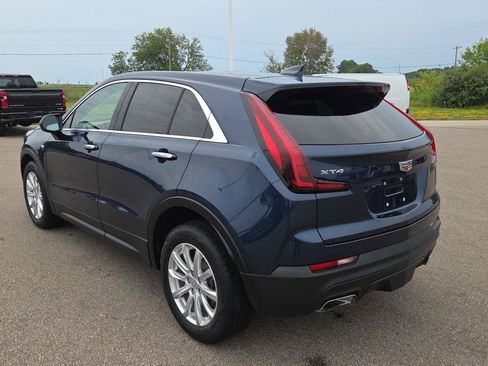 Used 2019 Cadillac XT4 Luxury w/ Trailering Package FWD image 3