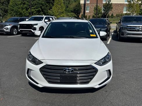 Used 2018 Hyundai Elantra Limited FWD image 2