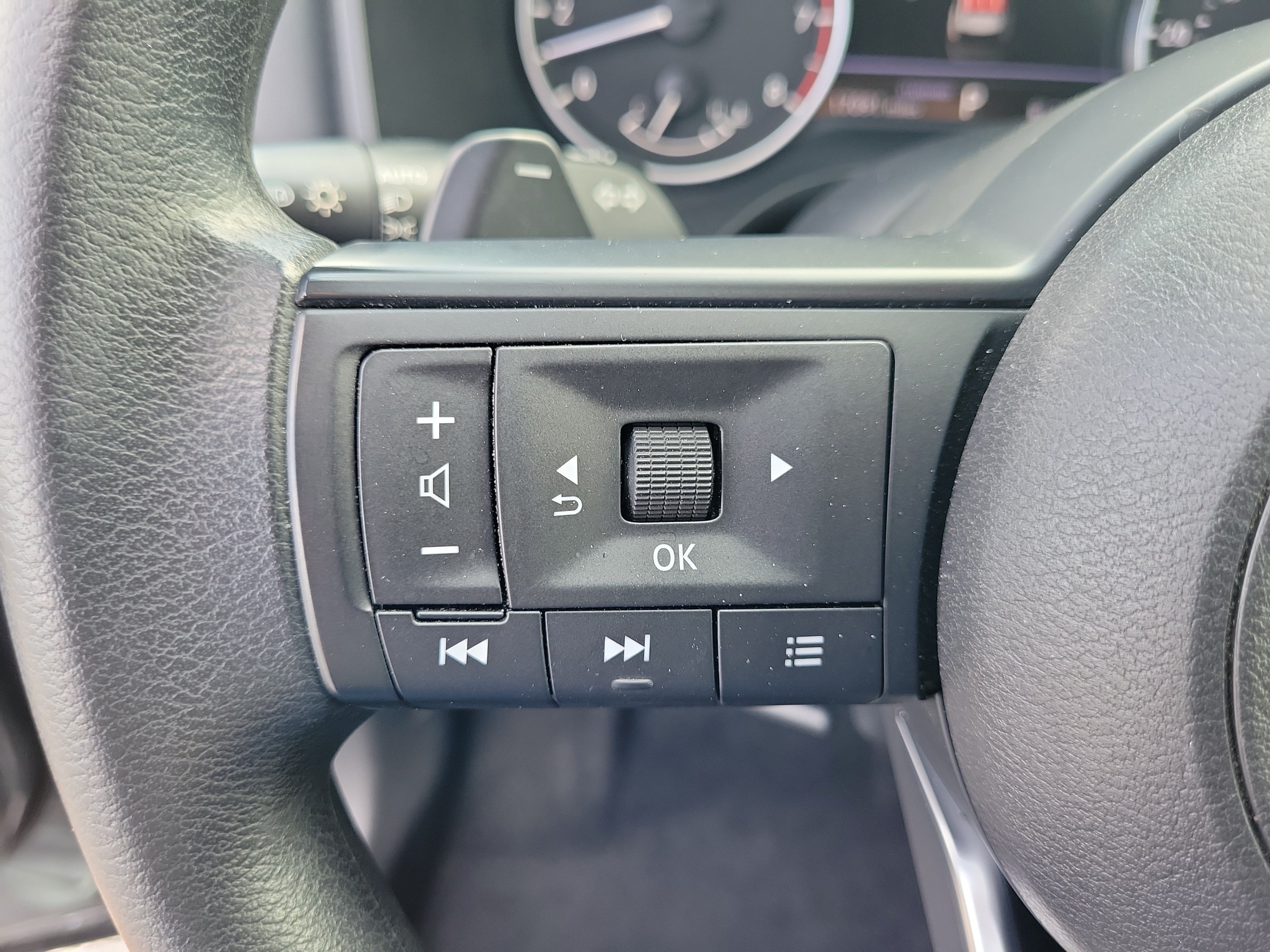 Certified 2024 Nissan Rogue S FWD image 16