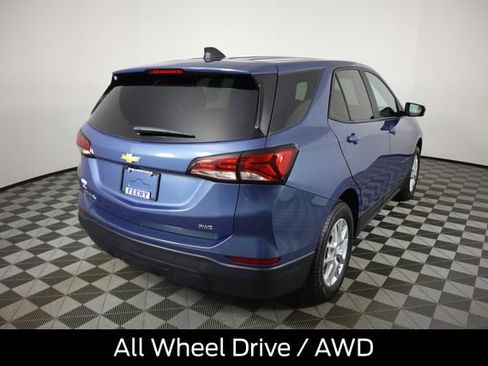 Used 2024 Chevrolet Equinox LS w/ LS Convenience Package AWD/4WD image 3