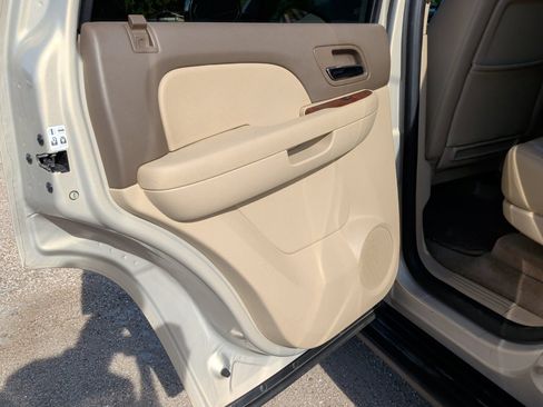 Used 2010 GMC Yukon SLT w/ Texas Edition RWD image 28