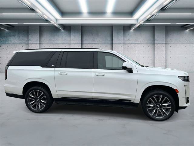 Used 2024 Cadillac Escalade ESV Sport Platinum AWD/4WD image 3