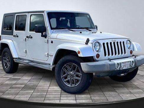Used 2010 Jeep Wrangler Unlimited Sahara image 37