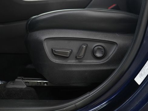 Used 2022 Toyota Highlander XLE image 23