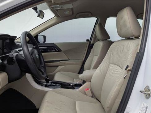 Used 2017 Honda Accord LX image 14