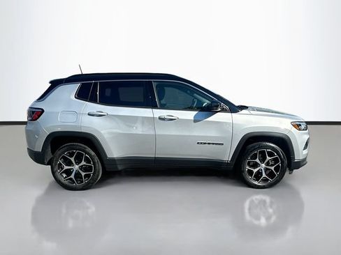 Used 2024 Jeep Compass Limited AWD/4WD image 5