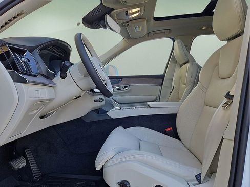 New 2026 Volvo XC90 B6 Ultra image 24