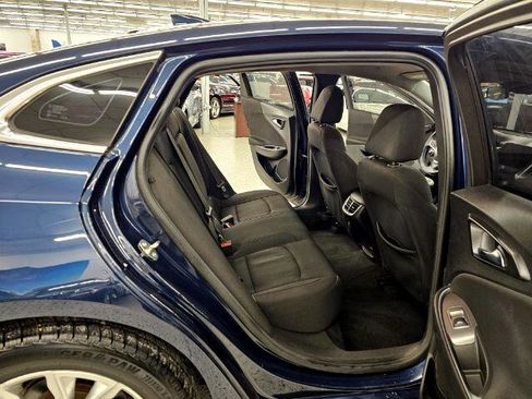 Used 2021 Chevrolet Malibu LT image 31