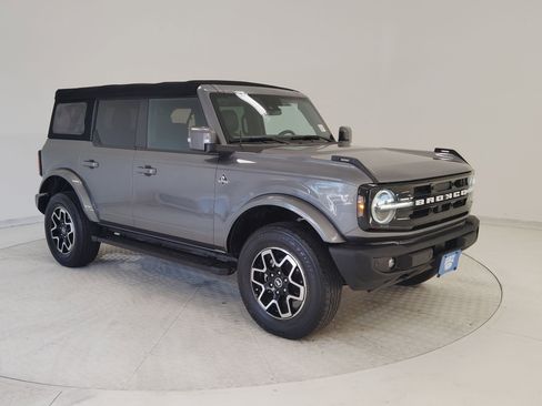 Certified 2021 Ford Bronco Outer Banks image 18