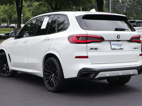Used 2021 BMW X5 xDrive40i w/ M Sport Package AWD/4WD image 3
