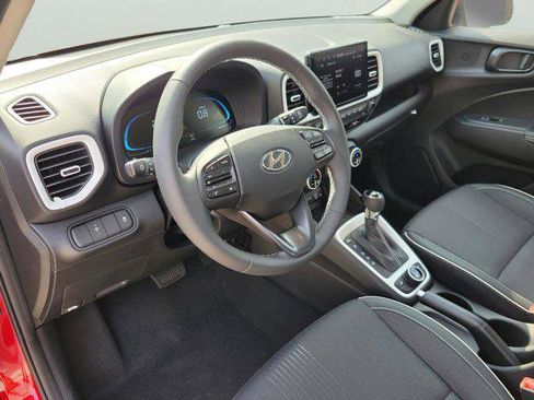 New 2025 Hyundai Venue Limited image 9