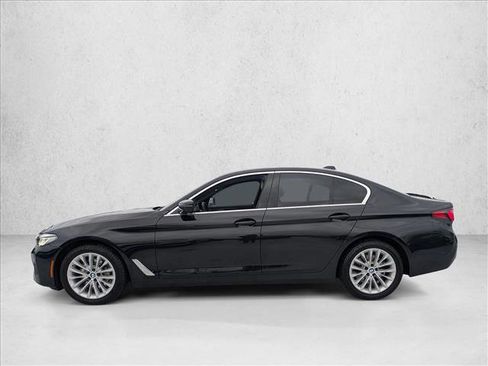 Used 2023 BMW 530i xDrive w/ Premium Package image 9