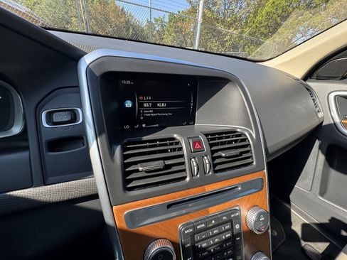 Used 2017 Volvo XC60 T5 Inscription w/ Preferred Option Package FWD image 42