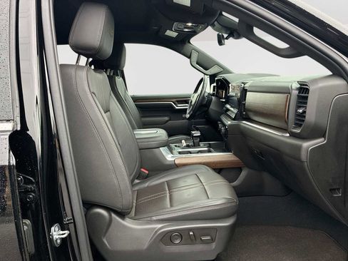 Certified 2022 Chevrolet Silverado 1500 High Country w/ Technology Package image 28