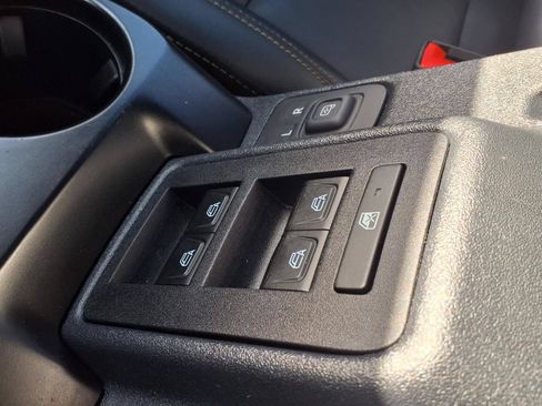 Used 2025 Ford Bronco Badlands AWD/4WD image 17