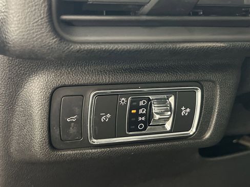 Used 2022 Lincoln Corsair Standard w/ Equipment Group 101A image 30