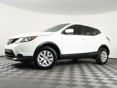 Used 2019 Nissan Rogue Sport S image 1