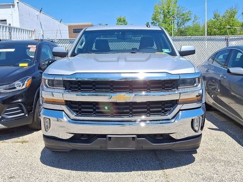Used 2017 Chevrolet Silverado 1500 LT w/ All Star Edition AWD/4WD image 4