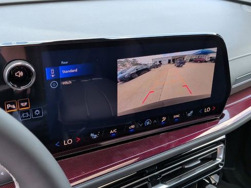 New 2026 Chevrolet Traverse Z71 AWD/4WD image 24