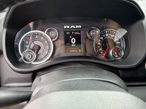 Used 2024 RAM 2500 Big Horn AWD/4WD image 16