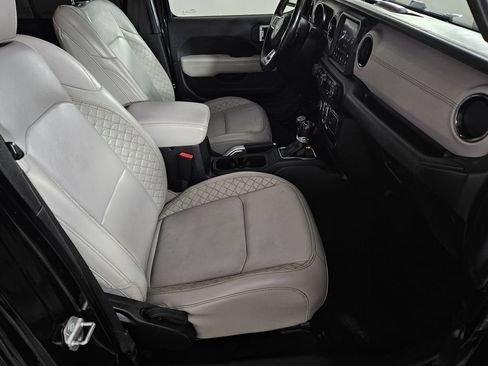 Used 2021 Jeep Wrangler Unlimited Sahara AWD/4WD image 31