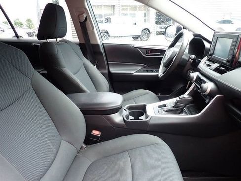 Used 2020 Toyota RAV4 LE w/ Carpet Mat Package AWD/4WD image 9