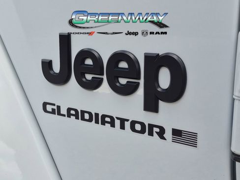Used 2025 Jeep Gladiator Sport AWD/4WD image 30