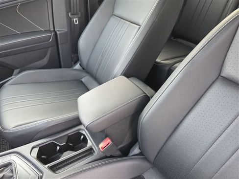Used 2023 Volkswagen Tiguan SE R-Line FWD image 25